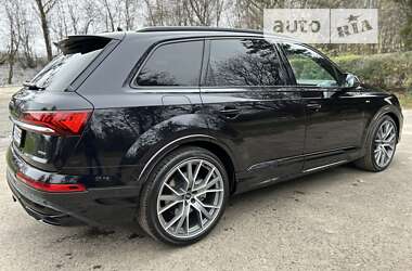 Внедорожник / Кроссовер Audi Q7 2020 в 