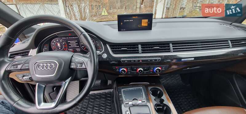 Внедорожник / Кроссовер Audi Q7 2016 в Черновцах