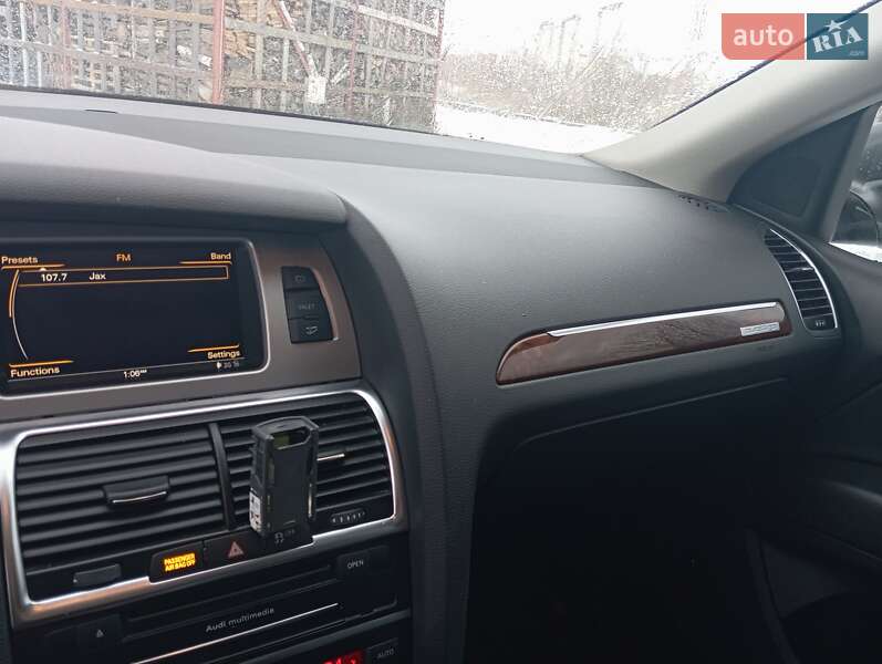 Позашляховик / Кросовер Audi Q7 2011 в Нововолинську