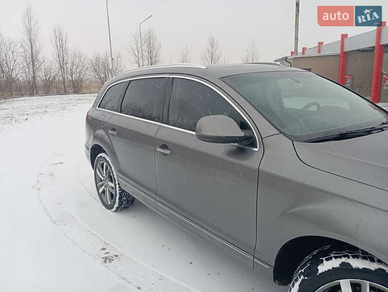 Позашляховик / Кросовер Audi Q7 2011 в Нововолинську