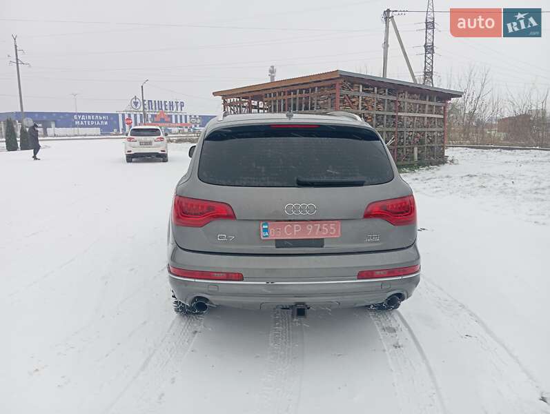 Позашляховик / Кросовер Audi Q7 2011 в Нововолинську