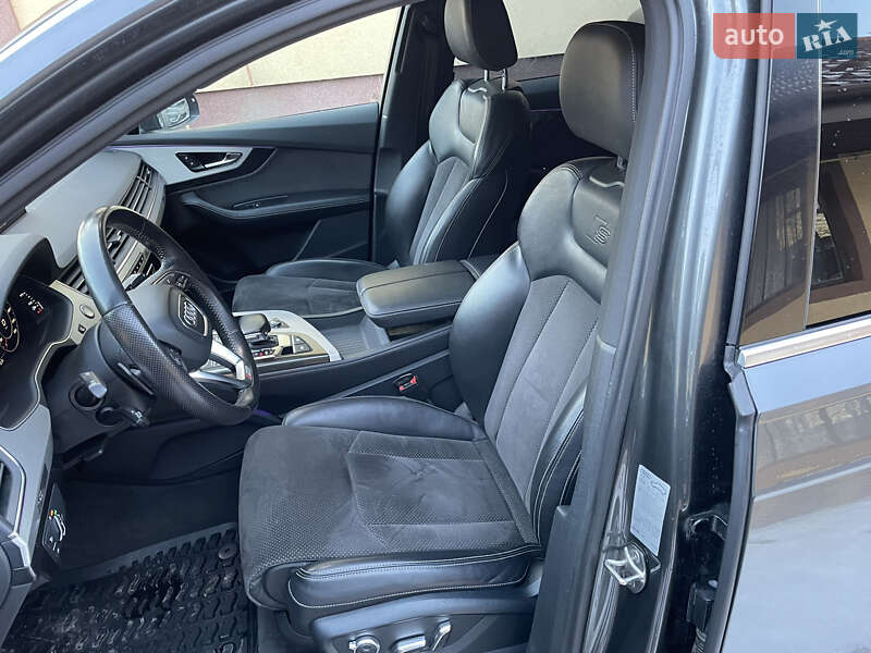 Внедорожник / Кроссовер Audi Q7 2015 в Виннице