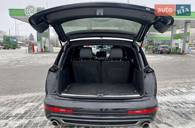 Позашляховик / Кросовер Audi Q7 2012 в 