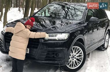 Внедорожник / Кроссовер Audi Q7 2016 в 
