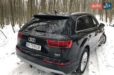 Внедорожник / Кроссовер Audi Q7 2016 в 