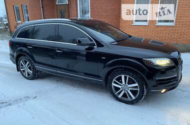 Позашляховик / Кросовер Audi Q7 2010 в 