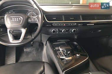 Внедорожник / Кроссовер Audi Q7 2016 в 
