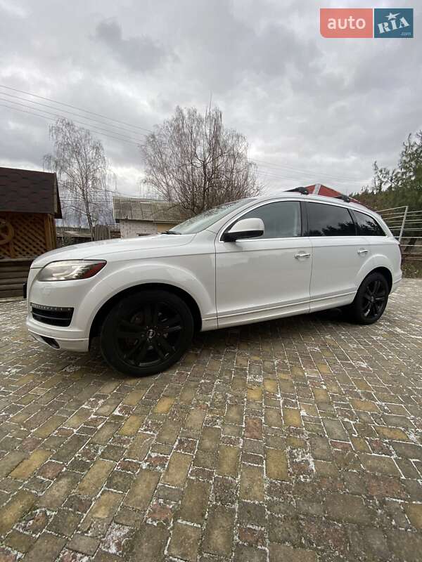 Внедорожник / Кроссовер Audi Q7 2013 в Звягеле