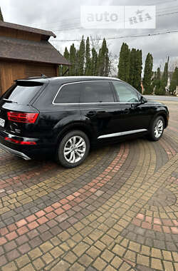 Позашляховик / Кросовер Audi Q7 2015 в 
