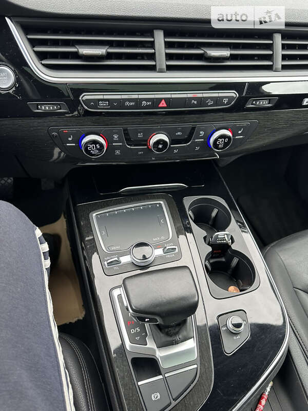 Внедорожник / Кроссовер Audi Q7 2015 в Косове