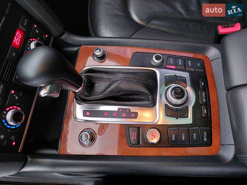 Позашляховик / Кросовер Audi Q7 2009 в Житомирі