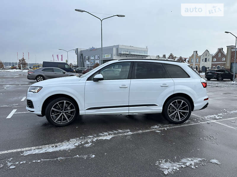 Внедорожник / Кроссовер Audi Q7 2020 в 