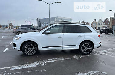 Внедорожник / Кроссовер Audi Q7 2020 в 