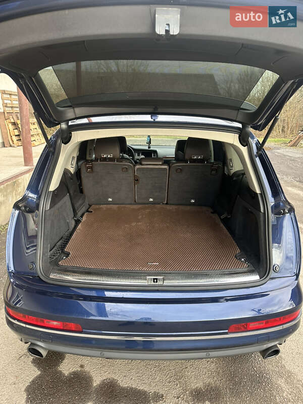 Позашляховик / Кросовер Audi Q7 2012 в Ужгороді