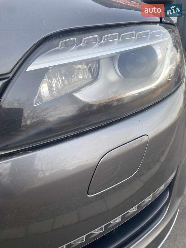 Позашляховик / Кросовер Audi Q7 2010 в Буську