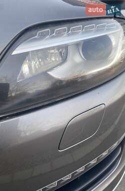 Внедорожник / Кроссовер Audi Q7 2010 в 