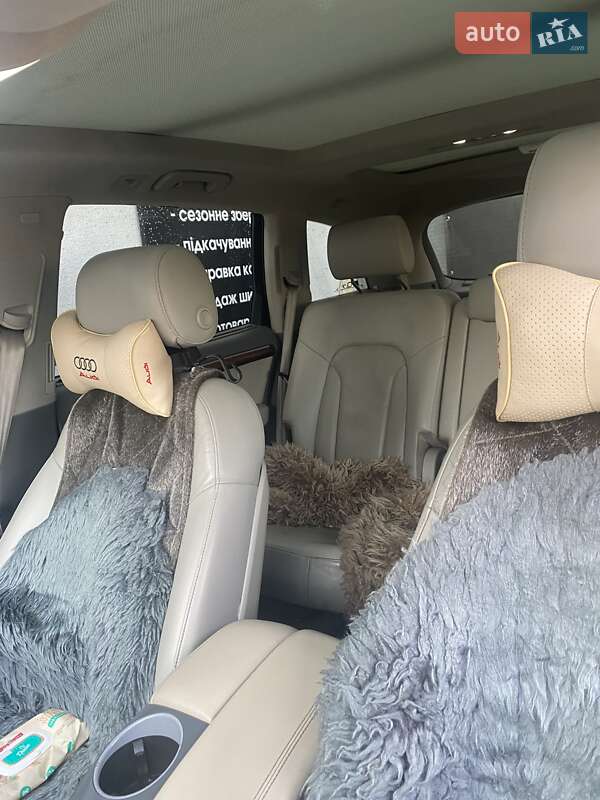 Позашляховик / Кросовер Audi Q7 2010 в Буську