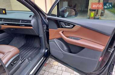 Внедорожник / Кроссовер Audi Q7 2016 в 