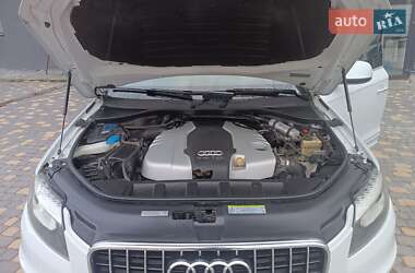 Позашляховик / Кросовер Audi Q7 2015 в 