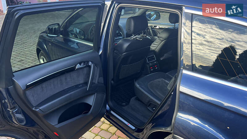 Внедорожник / Кроссовер Audi Q7 2013 в Каменец-Подольском