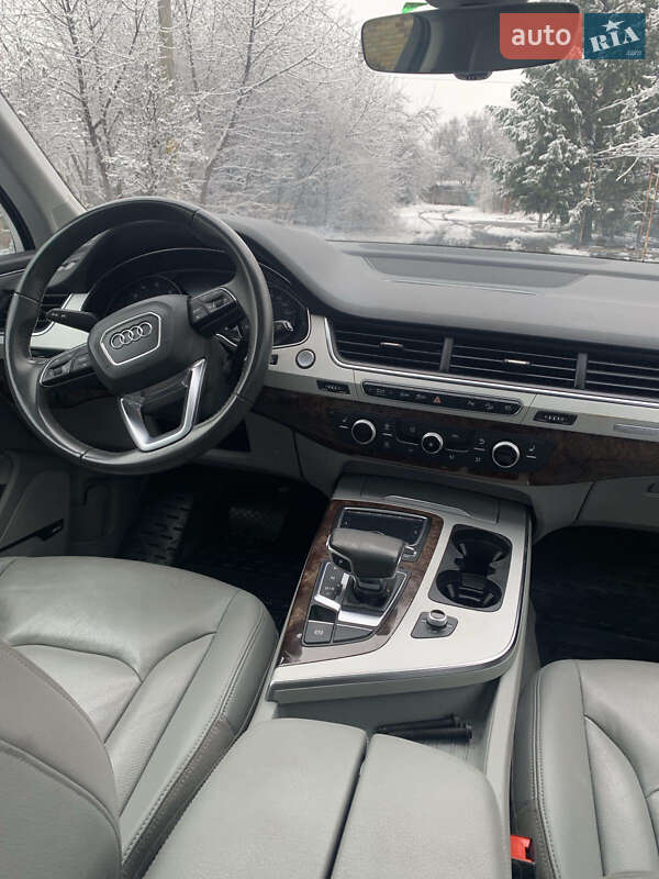 Позашляховик / Кросовер Audi Q7 2018 в Дніпрі