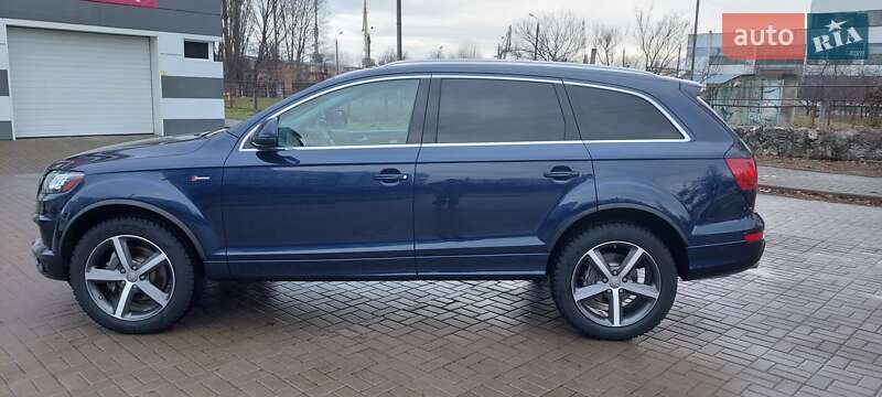 Внедорожник / Кроссовер Audi Q7 2014 в Черкассах
