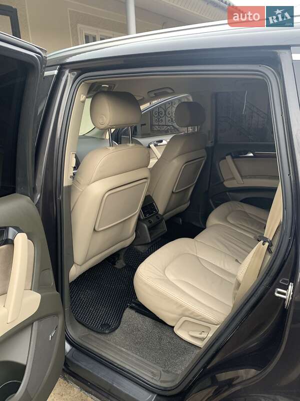 Внедорожник / Кроссовер Audi Q7 2006 в Хотине