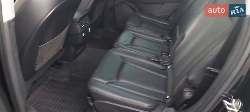 Позашляховик / Кросовер Audi Q7 2015 в Києві