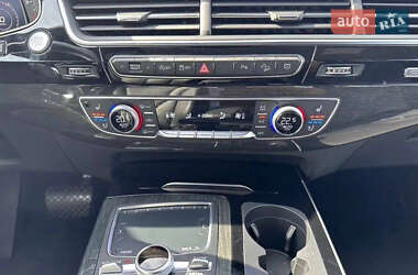 Внедорожник / Кроссовер Audi Q7 2018 в 