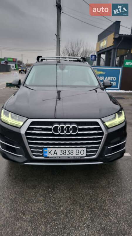 Внедорожник / Кроссовер Audi Q7 2016 в Киеве