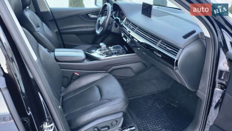 Внедорожник / Кроссовер Audi Q7 2016 в Киеве