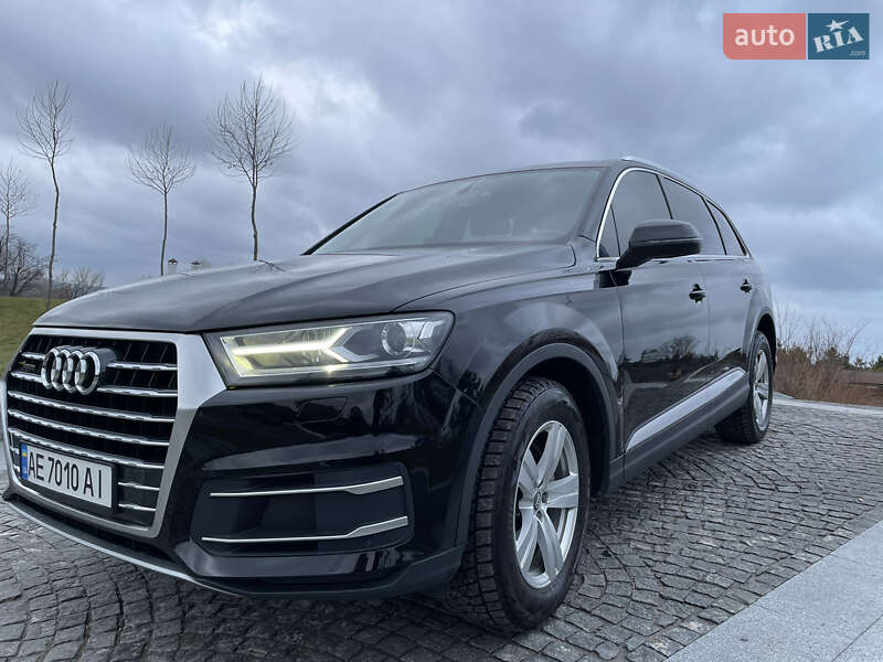 Внедорожник / Кроссовер Audi Q7 2015 в Днепре