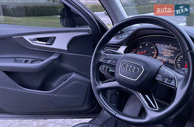 Позашляховик / Кросовер Audi Q7 2015 в 