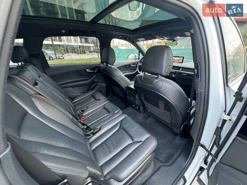 Внедорожник / Кроссовер Audi Q7 2018 в Ужгороде