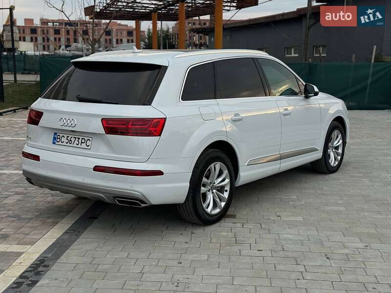 Внедорожник / Кроссовер Audi Q7 2018 в Ужгороде