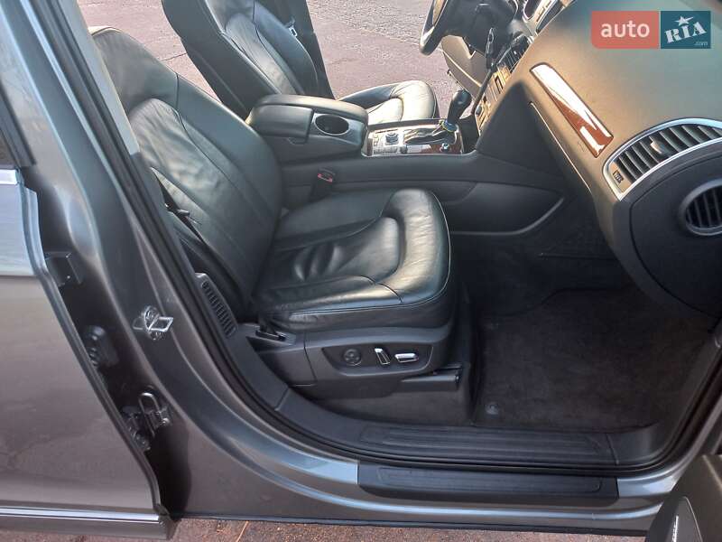 Внедорожник / Кроссовер Audi Q7 2010 в Чернигове
