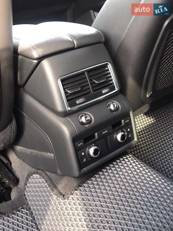 Внедорожник / Кроссовер Audi Q7 2011 в Новой Ушице