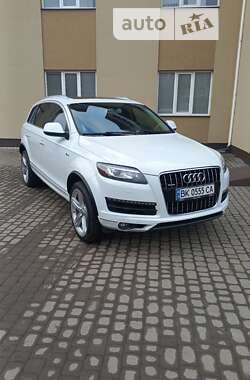 Позашляховик / Кросовер Audi Q7 2015 в Рівному