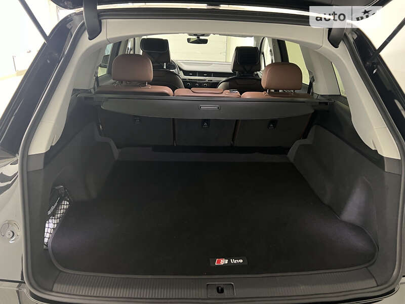 Внедорожник / Кроссовер Audi Q7 2017 в Хмельницком