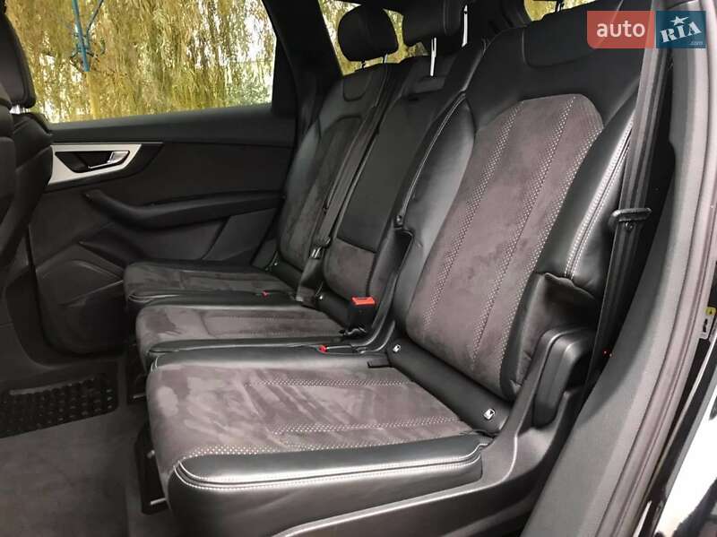 Внедорожник / Кроссовер Audi Q7 2015 в Ровно