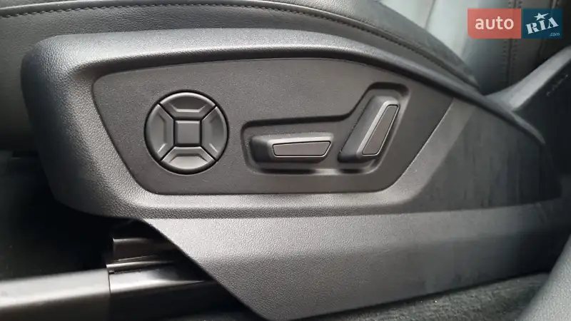 Внедорожник / Кроссовер Audi Q7 2019 в 