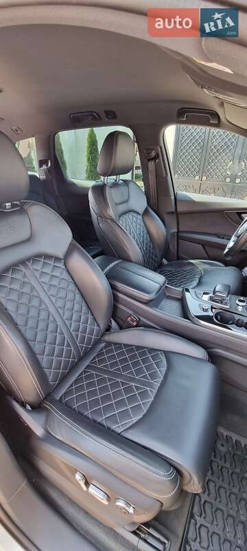 Внедорожник / Кроссовер Audi Q7 2017 в Одессе