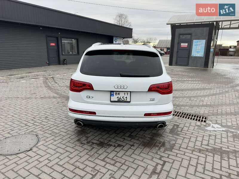 Позашляховик / Кросовер Audi Q7 2014 в Сарнах