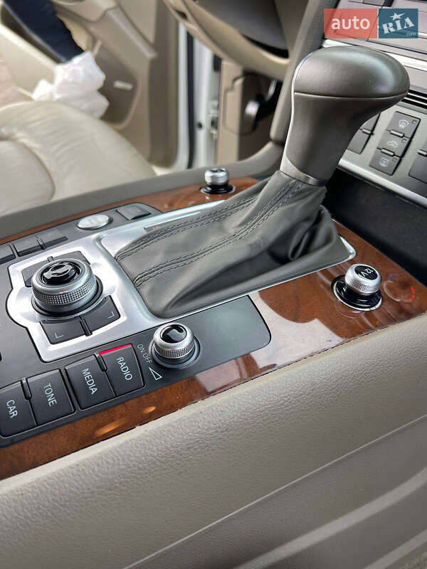 Позашляховик / Кросовер Audi Q7 2014 в Сарнах