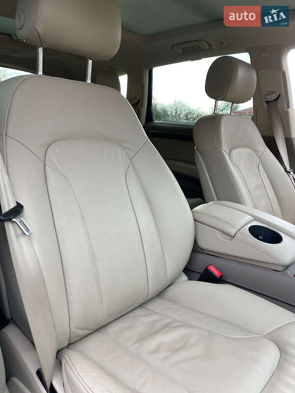 Позашляховик / Кросовер Audi Q7 2014 в Сарнах