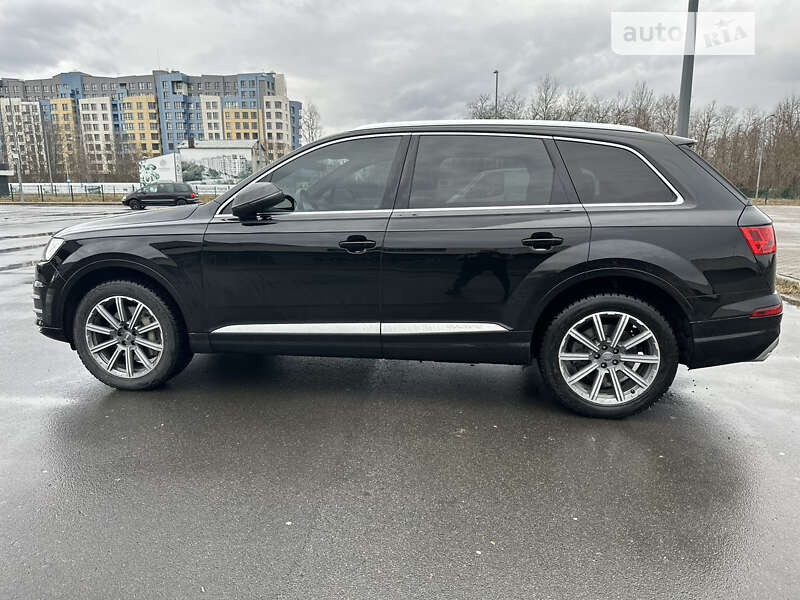 Позашляховик / Кросовер Audi Q7 2017 в Львові