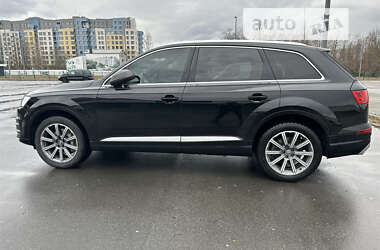 Позашляховик / Кросовер Audi Q7 2017 в 