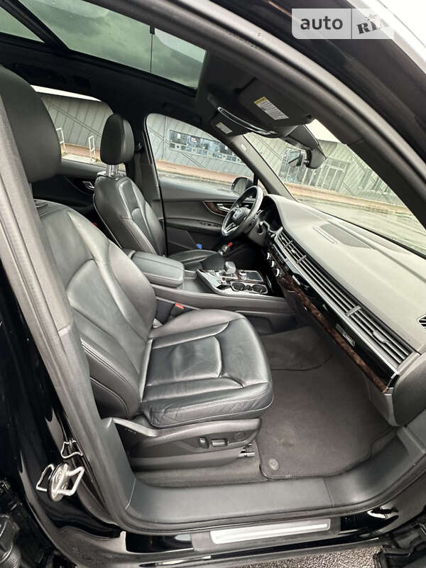 Внедорожник / Кроссовер Audi Q7 2017 в Львове