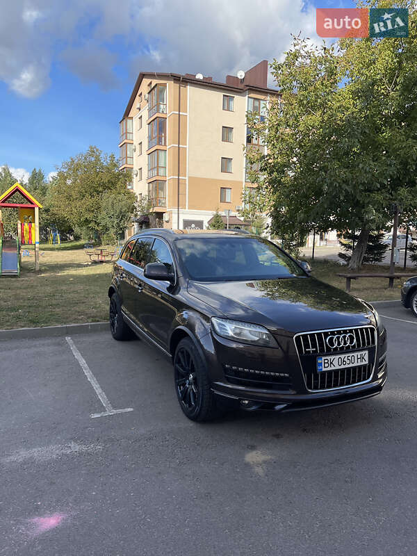 Позашляховик / Кросовер Audi Q7 2011 в Рівному