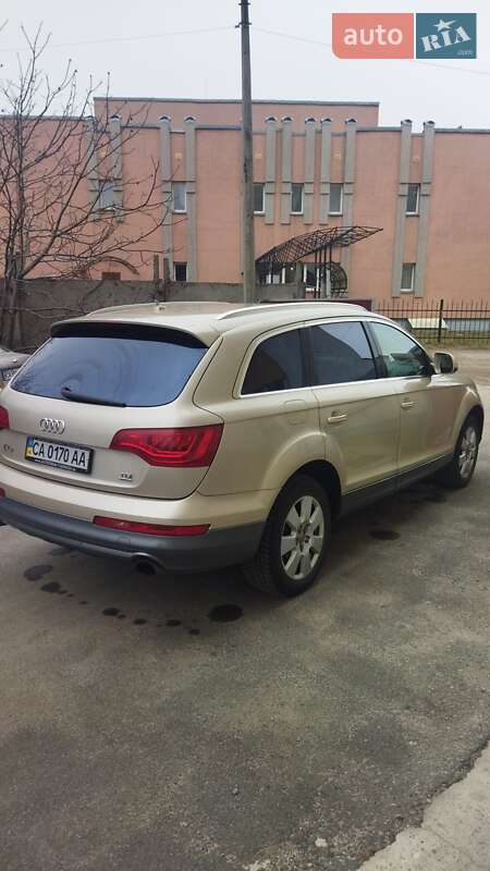 Позашляховик / Кросовер Audi Q7 2012 в Черкасах